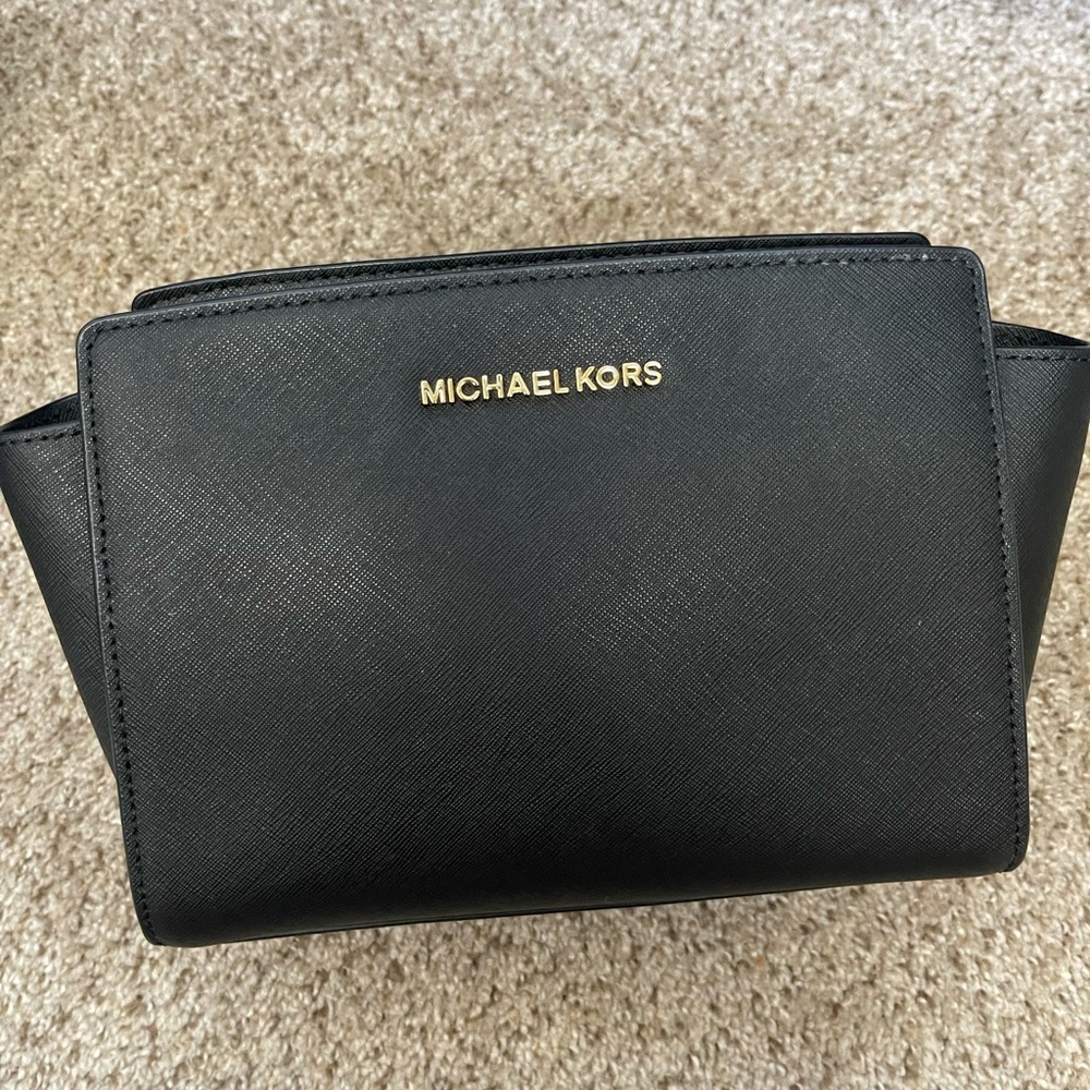 Michael Kors Medium Selma Messenger bag